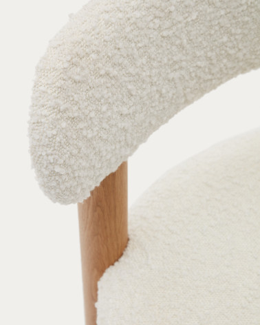 Nebai chair in white fleece and solid oak wood structure with natural finish