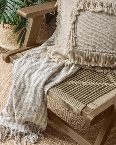 Geralda acacia wood armchair with dark finish FSC 100%