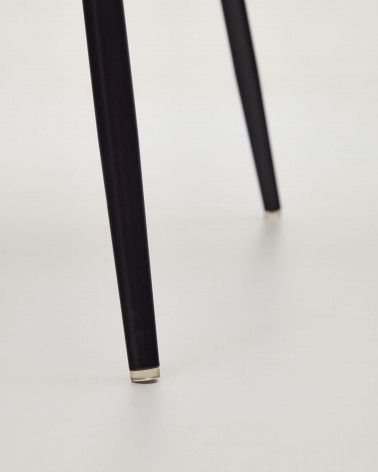Yunia chair in brown with steel legs in a painted black finish