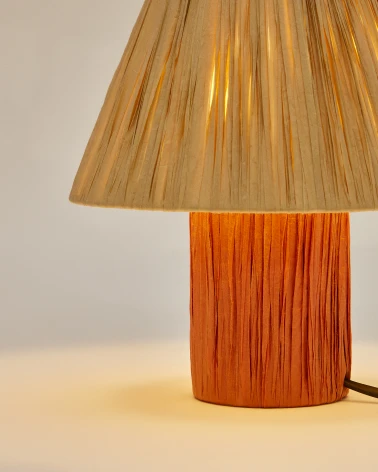 Pulmi table lamp in natural and terracotta raffia